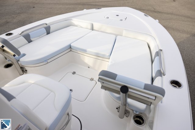 New 2024 Robalo 226 Cayman for sale